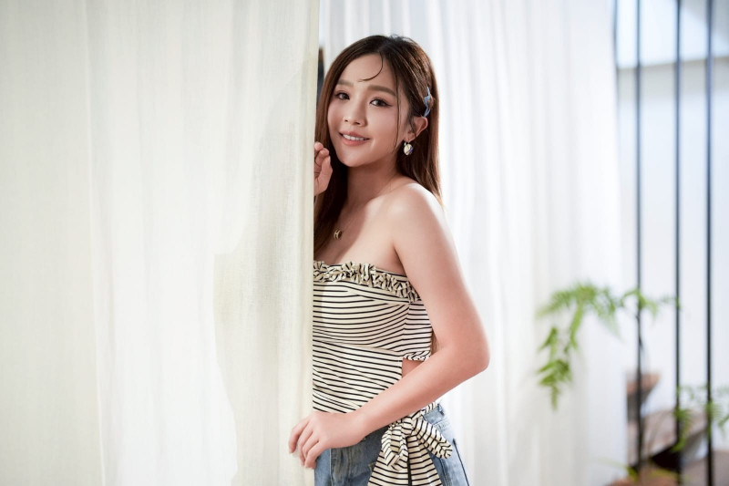 賴慧如推出第八張新專輯《看著光的日子》。（時代創藝提供）