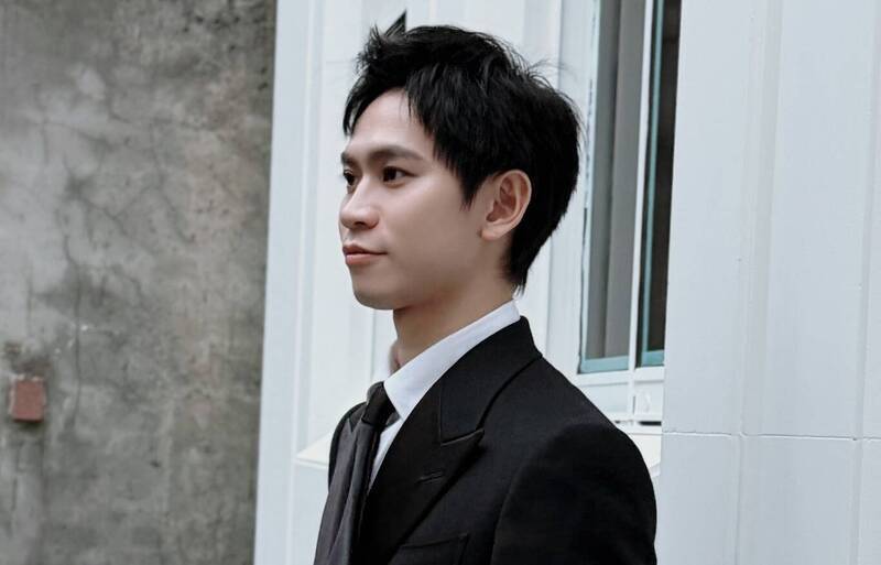 Andy老師才傳甜蜜約會 再爆信義區豪宅同居經紀人