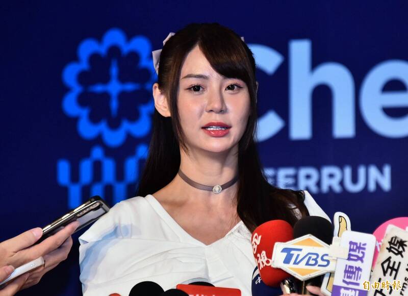 詐騙遇到啦啦隊女神! 開口借2萬驚訝「短今本人親回」瞬間變迷弟