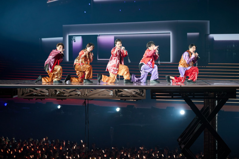 嵐ARASHI帶來多首好歌，嗨翻全場。（翻攝自X）