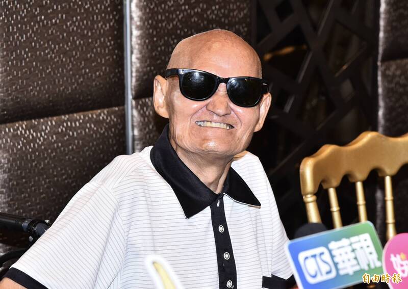 中風19年！李炳輝坐輪椅暴瘦露面 認「妻疑失智」近況曝光