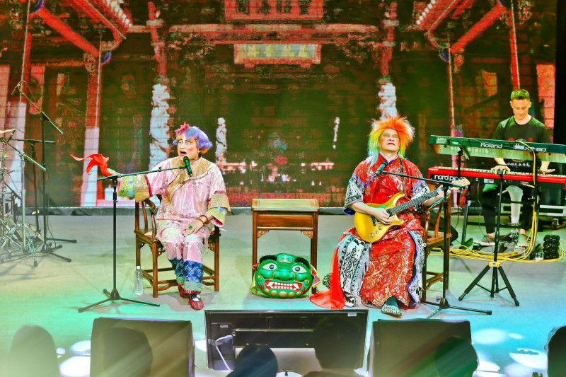 《鐵師玉玲瓏》節目不再，如今在全台各地帶來演出。（阿建提供）