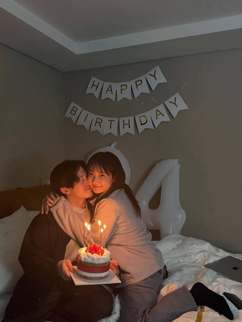 「第一次覺得自己這麼幸運！」愛莉莎莎男友深夜發聲 加碼曬首爾親吻照告白