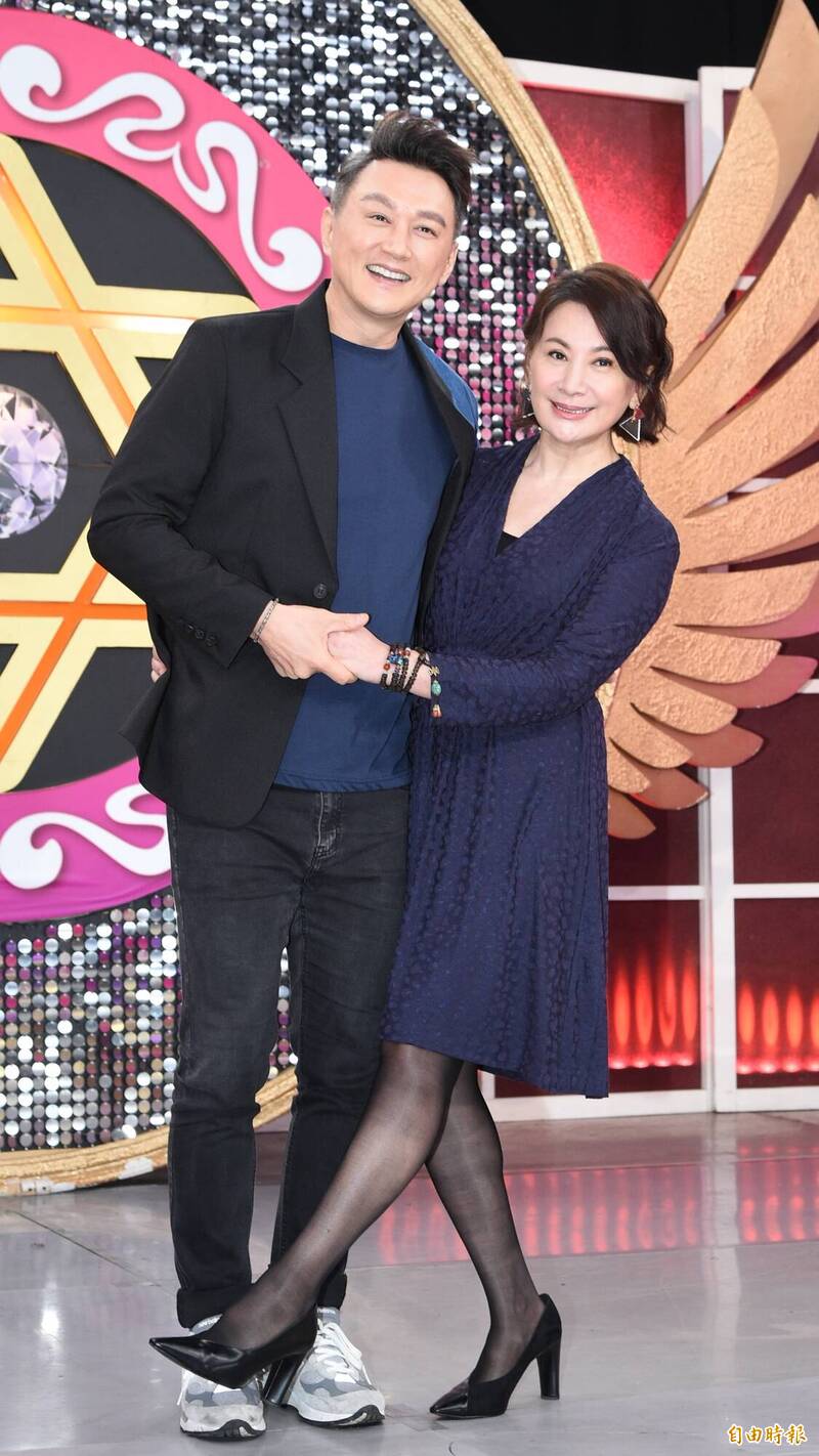 (獨)何篤霖陳亞蘭閃辭、徐乃麟節目喊停!資深監製抖業界殘酷內幕