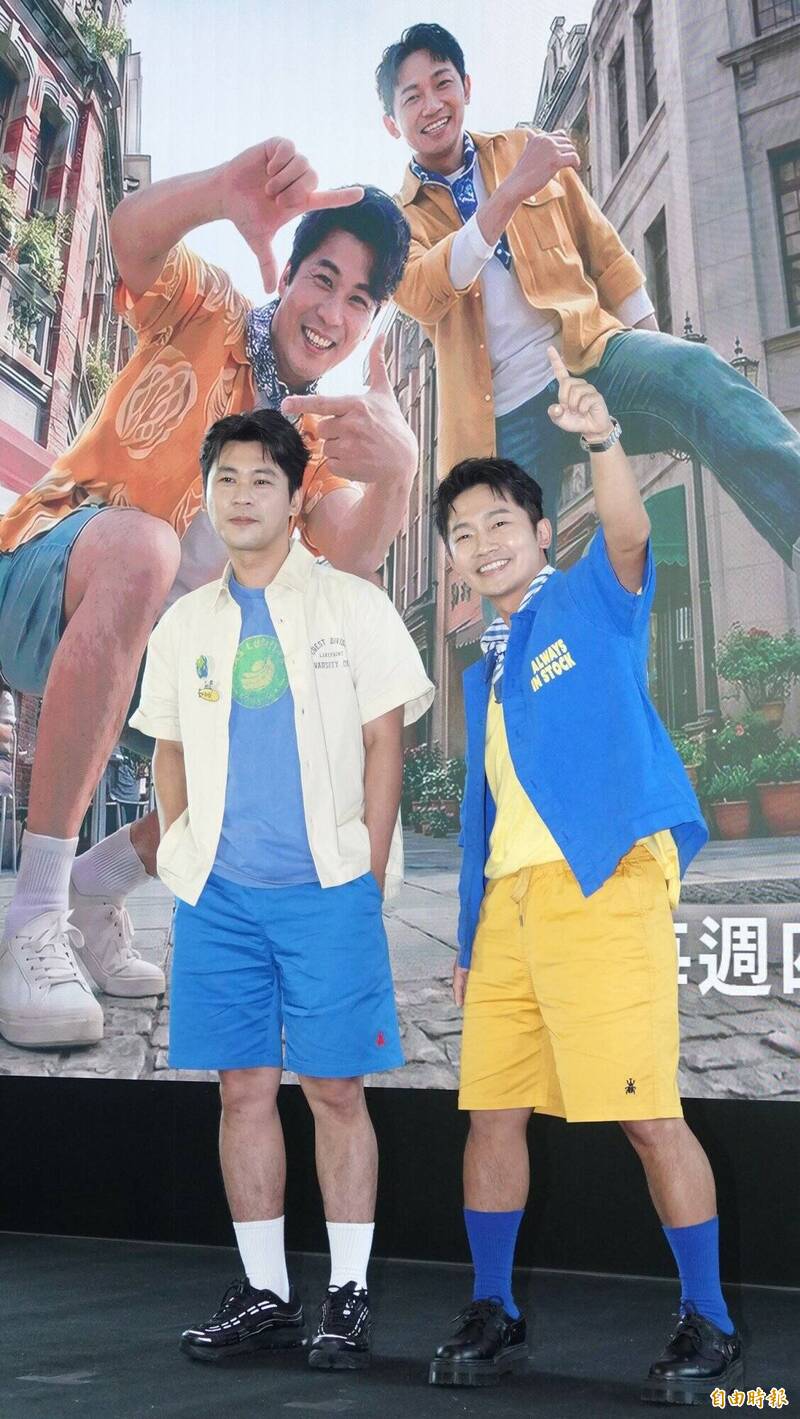 蔡昌憲（右）、黃迪揚新節目《世界的形狀》邀請來自韓國、日本、奧地利、美國、英國、西班牙等地的外籍藝人擔任導遊。（記者潘少棠攝）