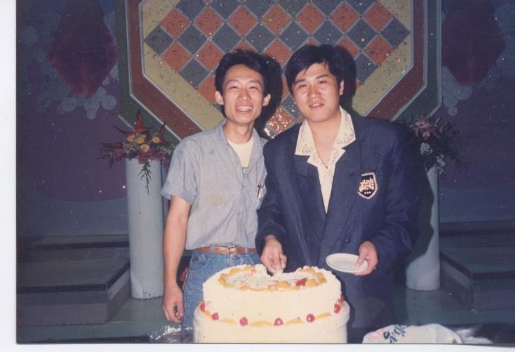 郭子乾（左）與胡瓜民國77年的合照。（郭子乾提供）