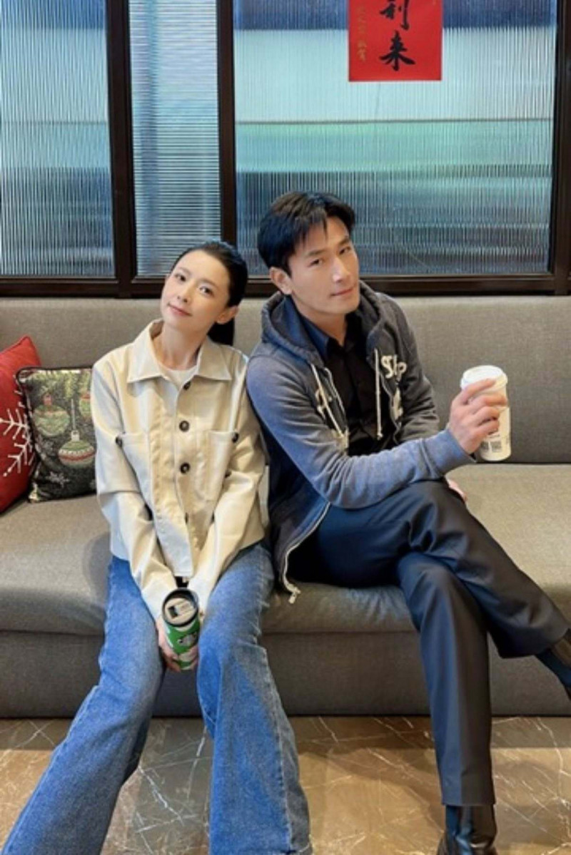 吳婉君（左）回憶傅子純的好。（翻攝自臉書）
