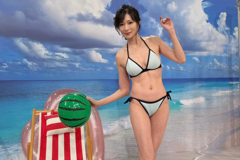 55歲溫翠蘋辣翻全網 首曝「電視比基尼處女秀」超狂身材