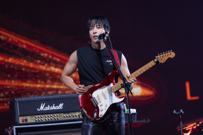 鄭容和姜敏赫在台慶生!CNBLUE李正信唱到不想走:班機可以延後嗎