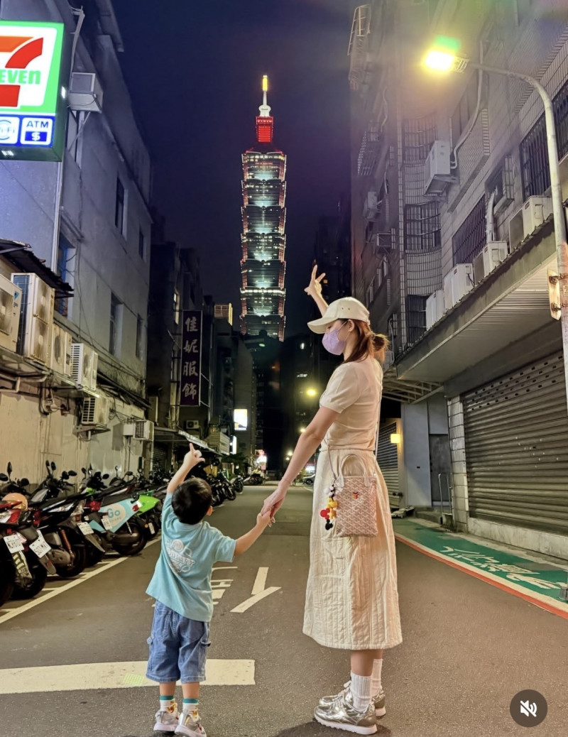 吳亞馨與圈外老公婚後育有2歲兒子。（翻攝自Instagram）