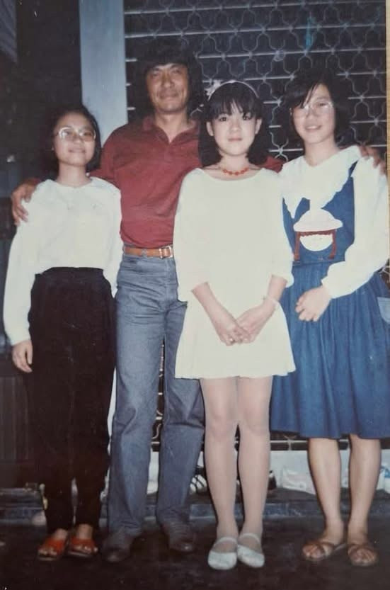 身旁竟是豬哥亮!主播劉祝華翻出童星舊照 30年前紅遍全台