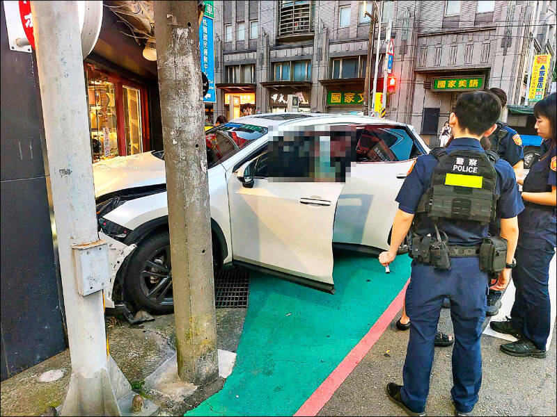 育兒網紅載3歲小孩毒駕肇事 律師揭1行為恐觸法