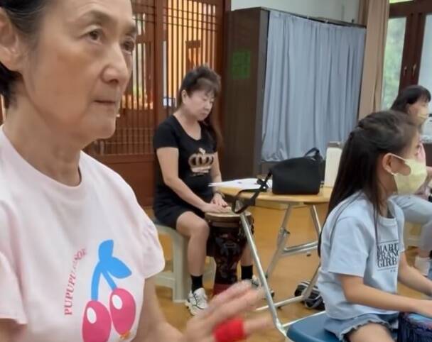 譚艾珍退休顧孫不無聊 抽空學習課程找到心靈寄託
