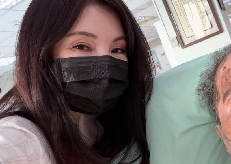 86天遊走病房和家 何如芸感性發聲盼到慈母出院