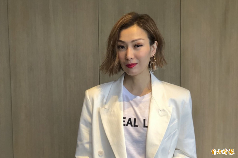 鄭秀文演唱會「一原因」急喊卡 本人親自現身致歉