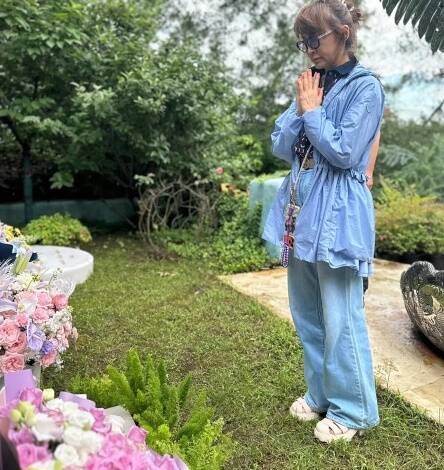 李玟過世3年 二姊現身墓園悲痛發聲