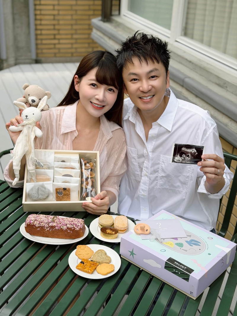 張書偉涉閃兵遭起訴!謝京穎當媽2個月 公開夫妻合照 讚尪「雙倍的愛」