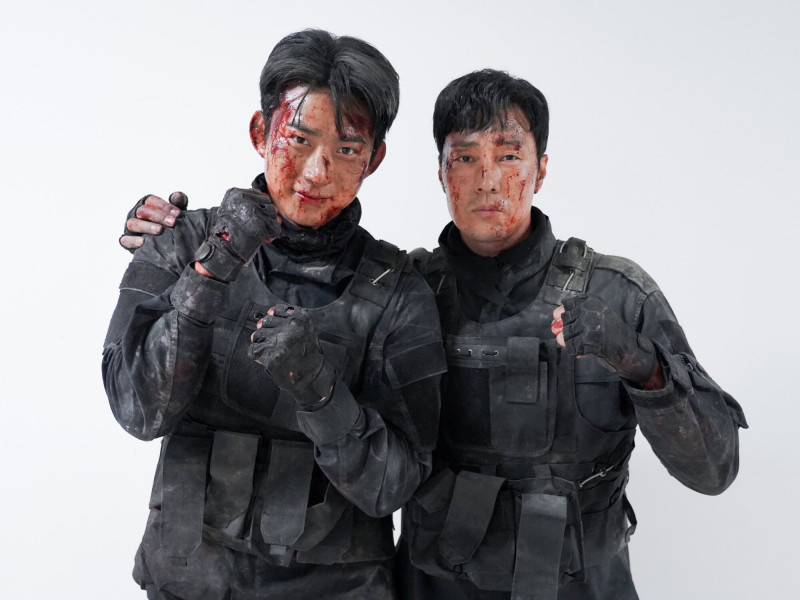 玉澤演「滿臉血」客串《金特務》 力挺蘇志燮義氣爆棚
