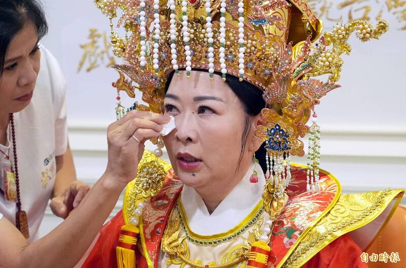 媽祖欽點張秀卿演出，她也張秀卿談及過往。（記者潘少棠攝）