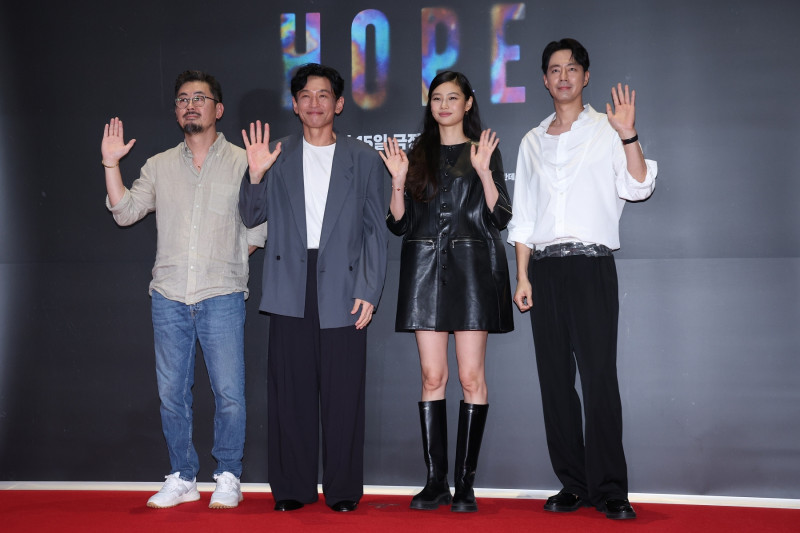 韓影低迷靠他救了!羅泓軫10年神作預售超越《王命之徒》