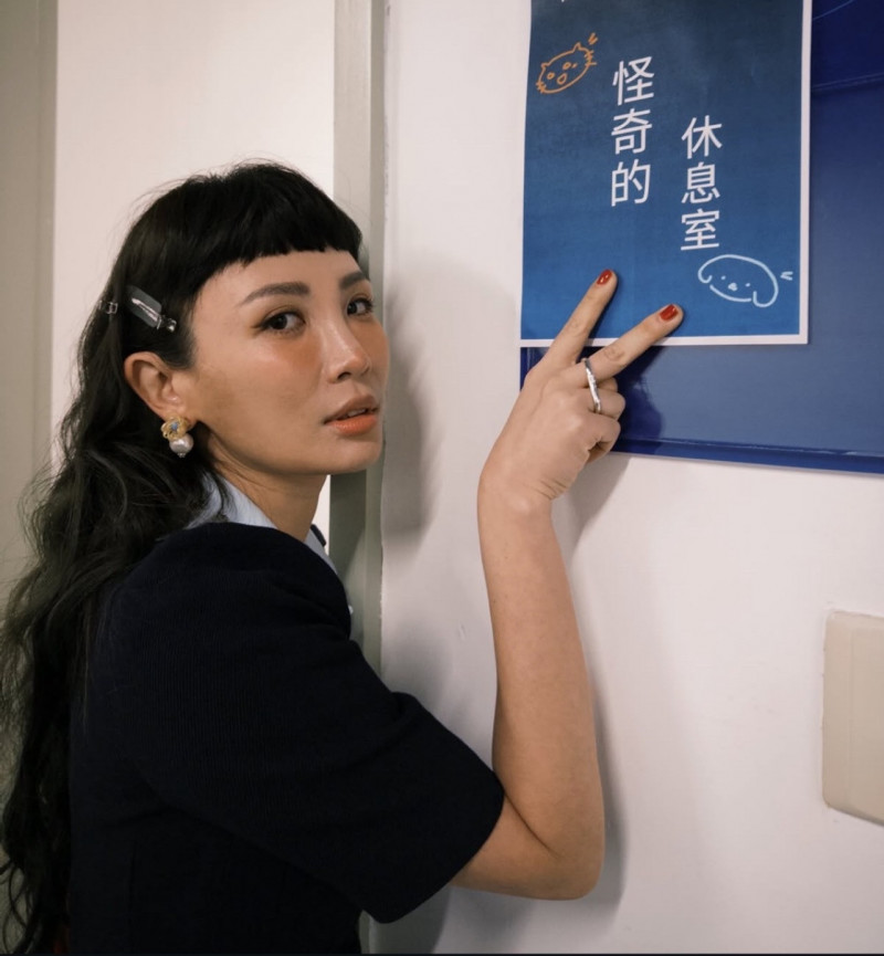 魏如萱唱好友母親歌曲晉級 小21歲帥氣男友表態了