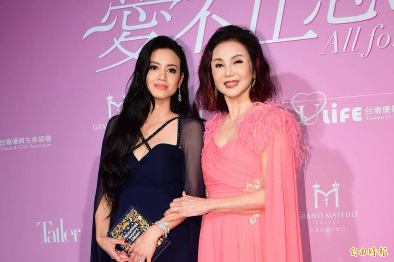 百億千金現身台北街頭 謝玲玲女兒真實私下模樣曝光