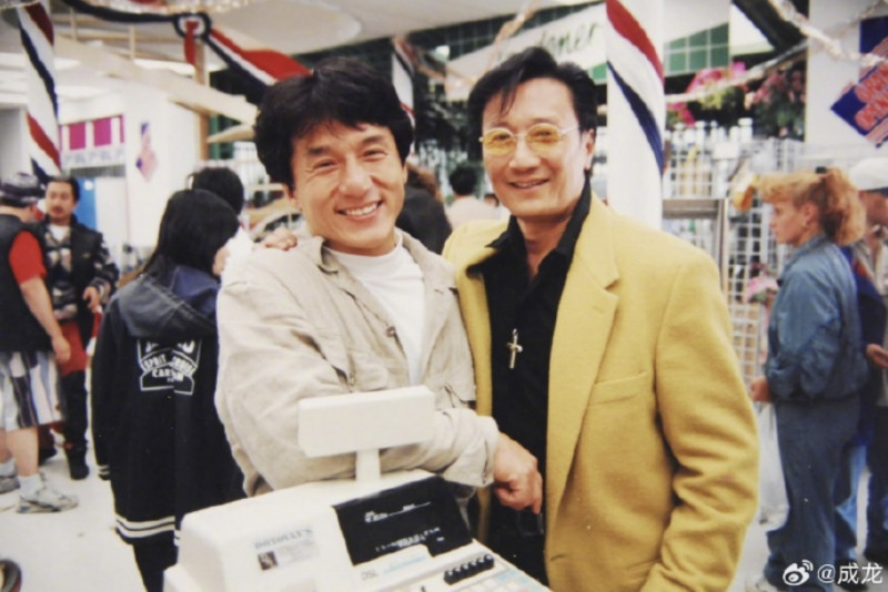 成龍悲痛送別謝賢!揭未成名前受照顧往事