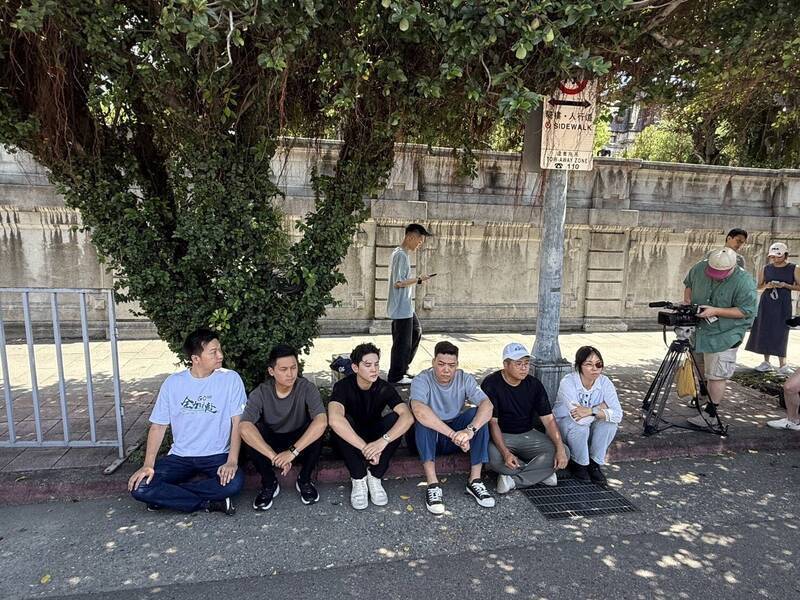 國民黨小雞「接力」絕食 486先生:這叫輪流吃飯