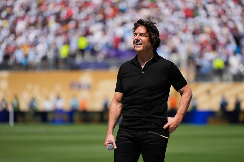 湯姆克魯斯世足閉幕式致詞感人 鼓舞喊話「足球是凝聚人心的力量」