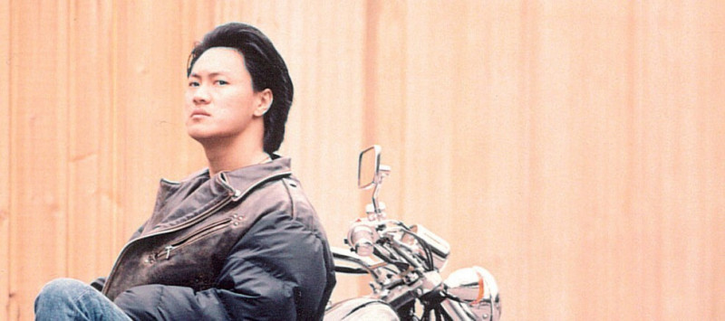 還記得《誰說我不在乎》機車廣告原唱嗎?消失26年 高明駿露面變這樣