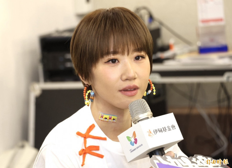 Lulu脖子長瘤「開刀縫5針」 露面曝近況揭病因