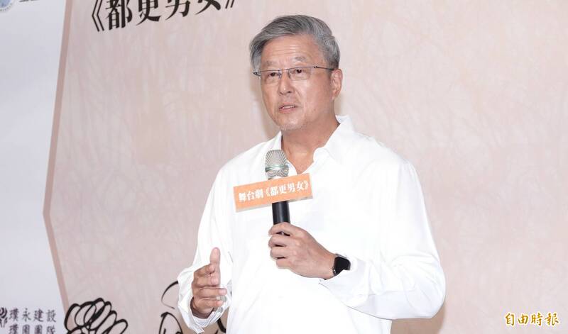 王偉忠今出席全新舞台劇《都更男女》記者會。（記者潘少棠攝）