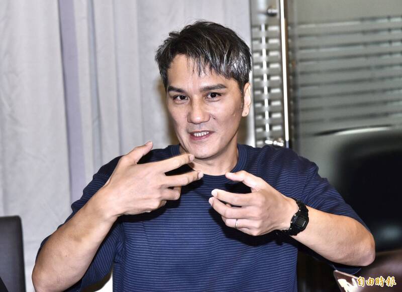 馬志翔演雲豹被「逗貓棒」釣著跑!回家狂學貓 老婆反應曝光