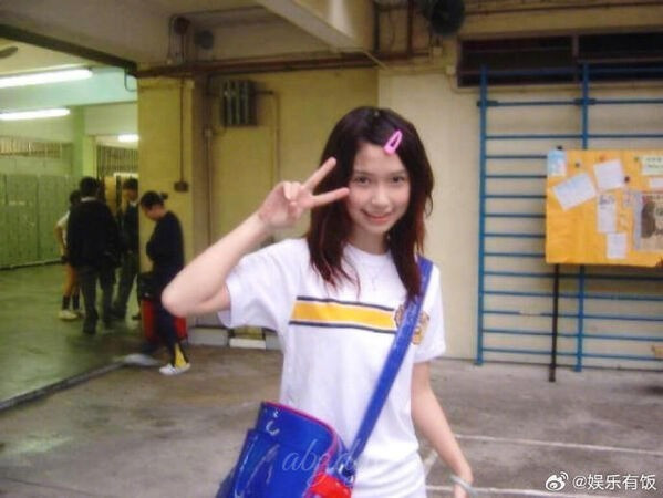 Angelababy 13歲時的舊照片在網路上瘋傳。（翻攝自微博）