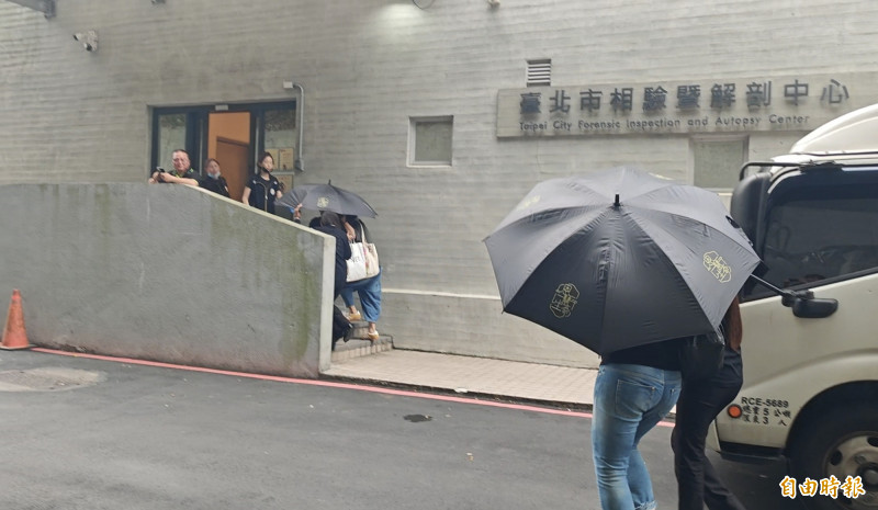 王凱驟逝今相驗查明死因 2胞姊低調現身