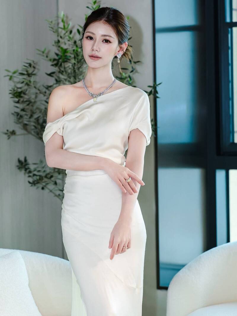 馬筱梅近日發出「維權告知函」針對自己及兩名未成年繼子女影像提出諸多保護。（翻攝自IG）