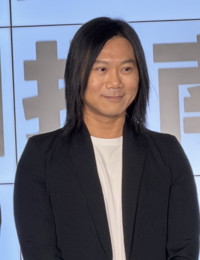 五月天「地產大亨」現身了!爆料范曉萱天馬行空險讓北流倒閉