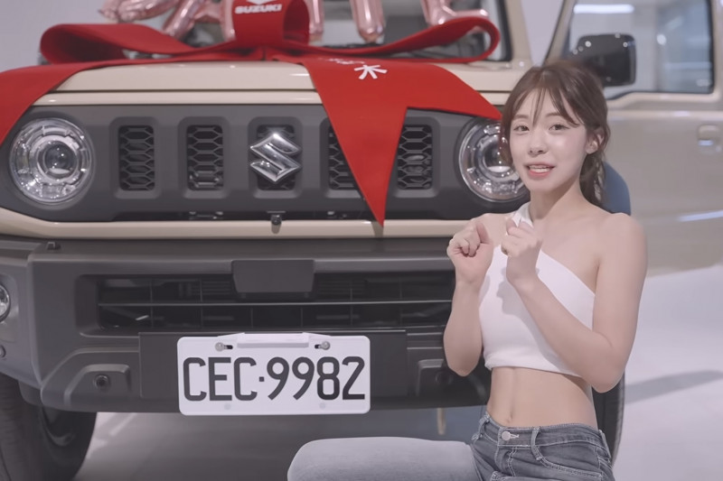 來台4年拋驚喜!李多慧砸85萬喜提新車 車牌挑「9982」藏意涵