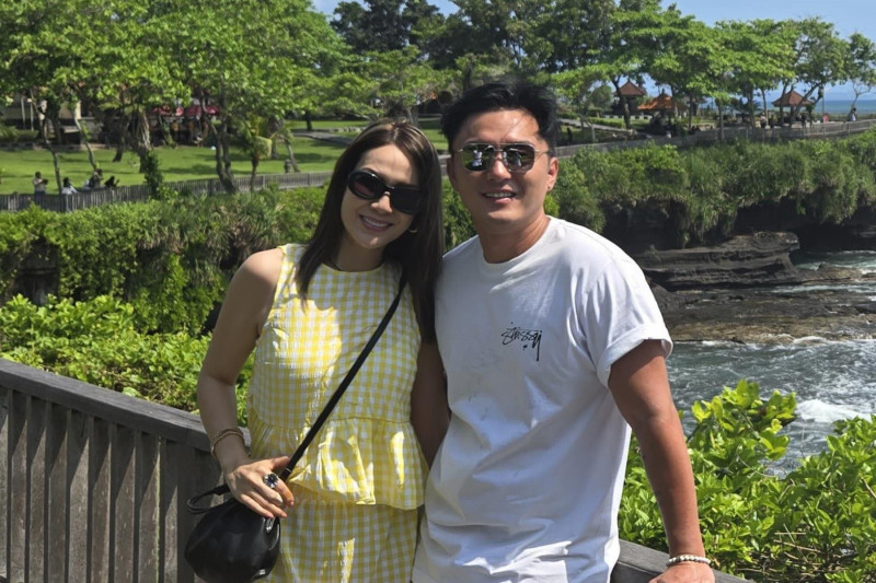 酒駕男星迎娶拿督千金 TVB情侶檔相戀10週年終成婚