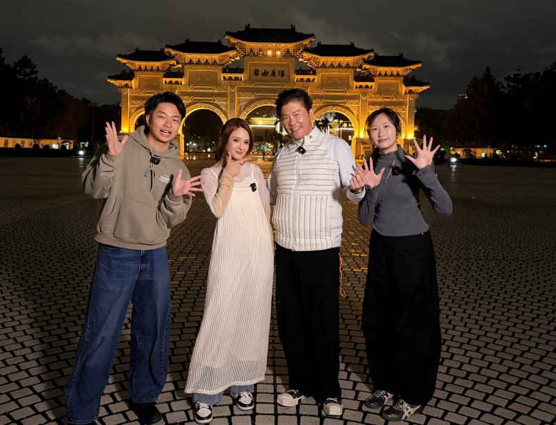 曾是職棒啦啦隊女孩!郭靜昔水泥地苦練拋接 現場重現經典動作