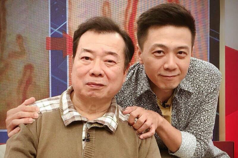 廖峻3度中風倒下!離婚前妻「不計前嫌溫馨餵飯」 兒曬背影照喊:是大愛