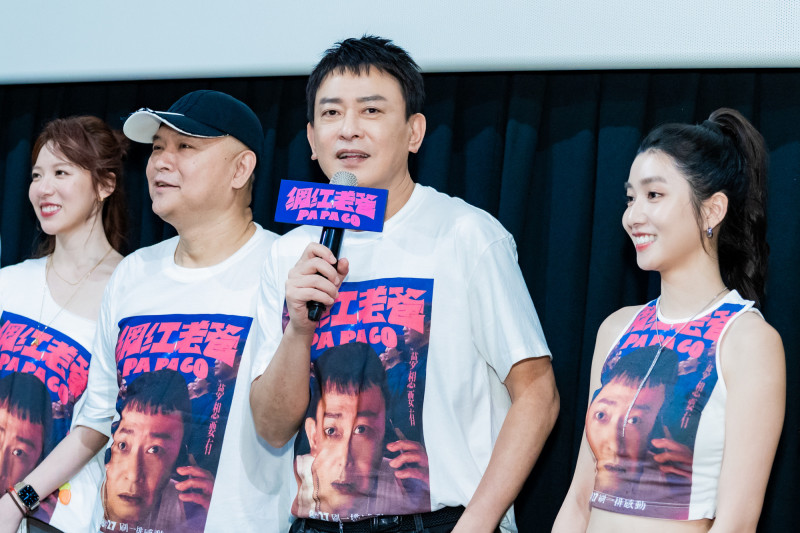 王識賢父親節上工!女兒一通電話急叫回家 原來是「這事」網好羨慕