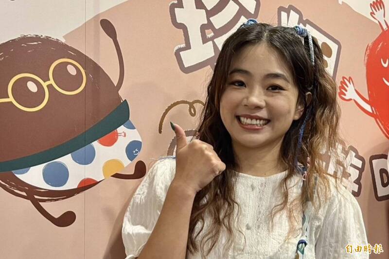 二伯服飾驚現「哈哈鄙卑」!他酸爆:千萬別穿去日本