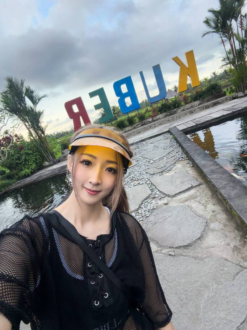 彭翔翎改行當全職計程車司機。（翻攝自IG）