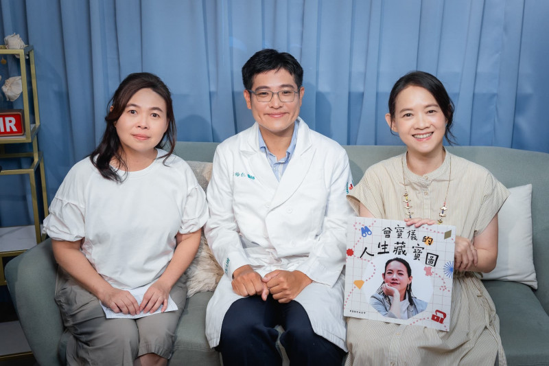 曾寶儀邀請放射腫瘤科王裕仁醫師（中），以及全癌連理事、陪病家屬Karen（左）上節目分享，如何讓癌友在有限的日子裡，活出寬度、日常與尊嚴。（曾寶儀的人生寶藏圖節目提供）