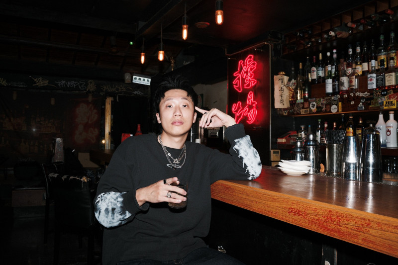 Leerix 李瑞 推出首張個人專輯《裝睡的人叫不醒》。（Leerix 李瑞提供）