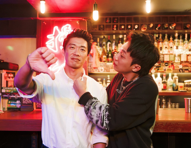Leerix 李瑞（右）、DJ MR.GIN 合作台語饒舌派對歌曲。（Leerix 李瑞提供）