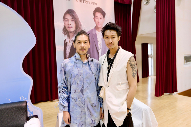 周杰倫一手促成!「浪花兄弟」暌違多年合體開唱 Darren攜妻兒返鄉掀回憶殺