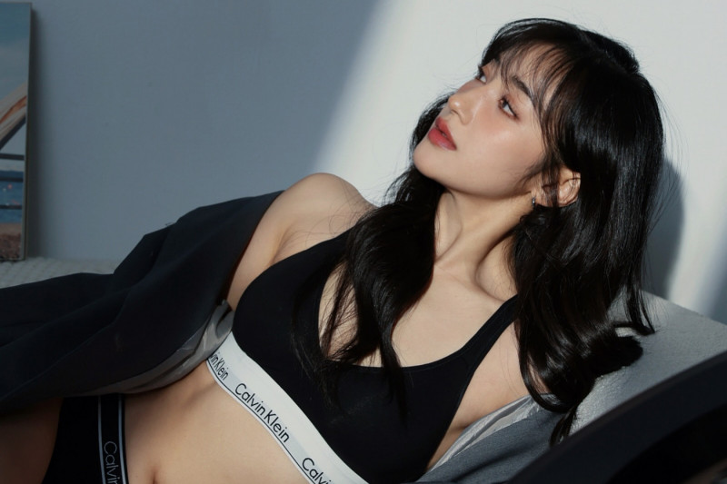 八點檔女神七夕脫了 夏宇禾黑色內在美火辣曲線全現形