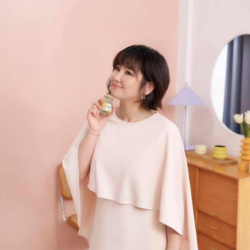 Selina淡出目前好一段時間。（翻攝臉書）